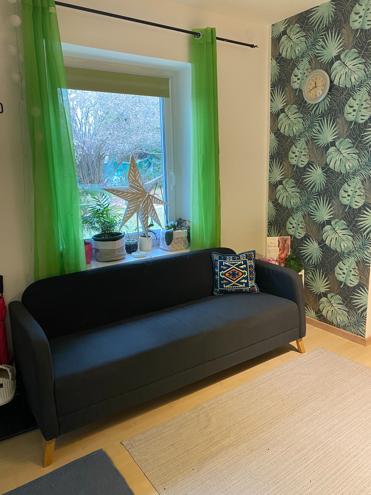 Kényelmes és békés ügyfélfogadó tér a Natural Health természetgyógyász stúdióban – relaxáló környezet természetgyógyászati konzultációkhoz